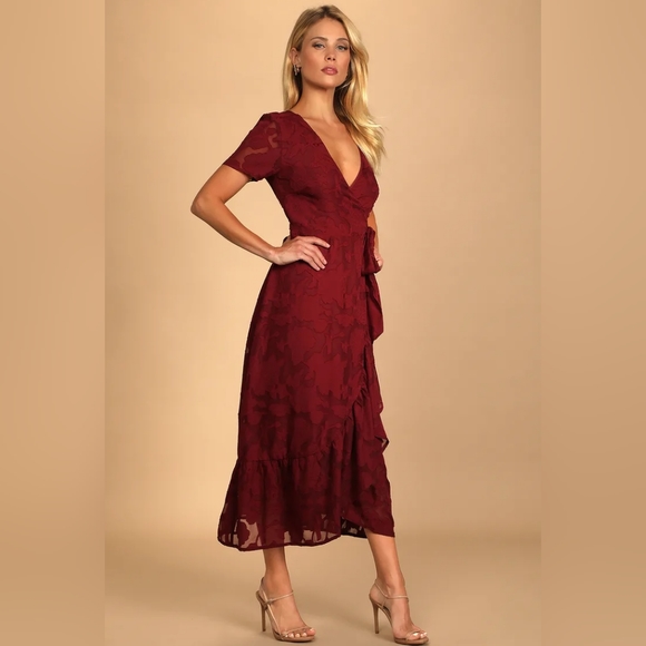 Lulus Dresses & Skirts - Burgundy Jacquard Short Sleeve Wrap Midi Dress